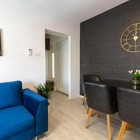 Apartment Market - Zagrebacka *